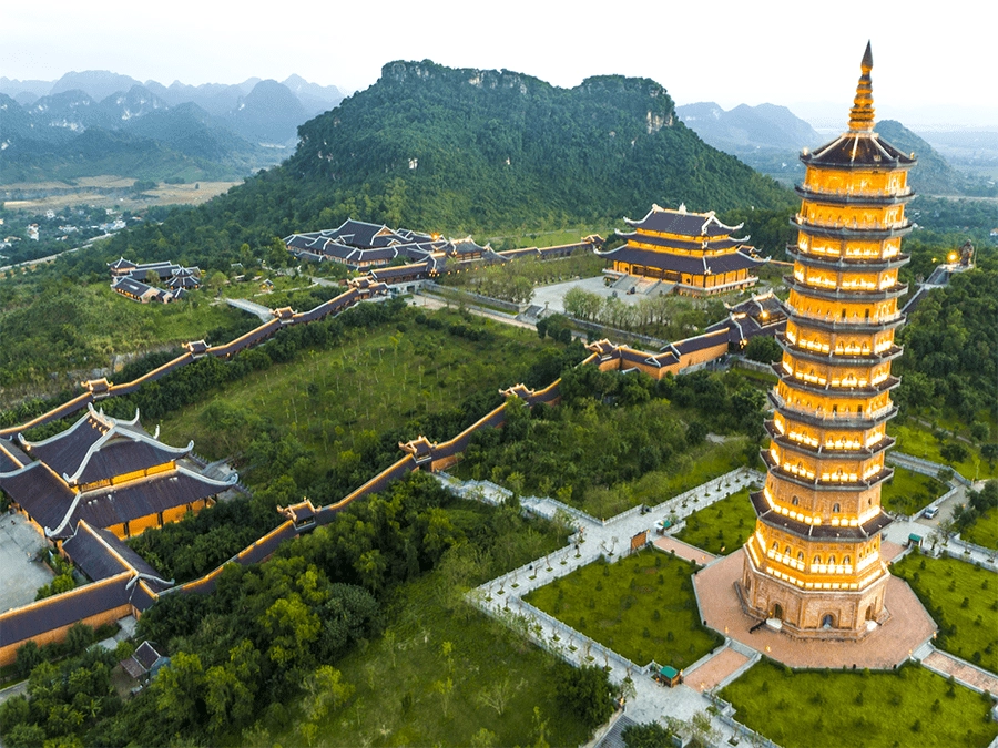 Đền chùa là nơi gìn giữ văn hóa, truyền thống dân tộc