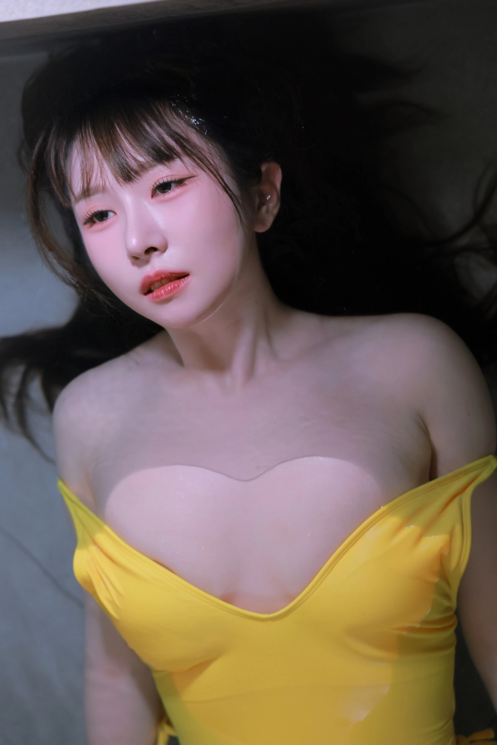 Sex áo dài khoe hàng thay bằng nét đẹp truyền thống sexy đầy sức hút