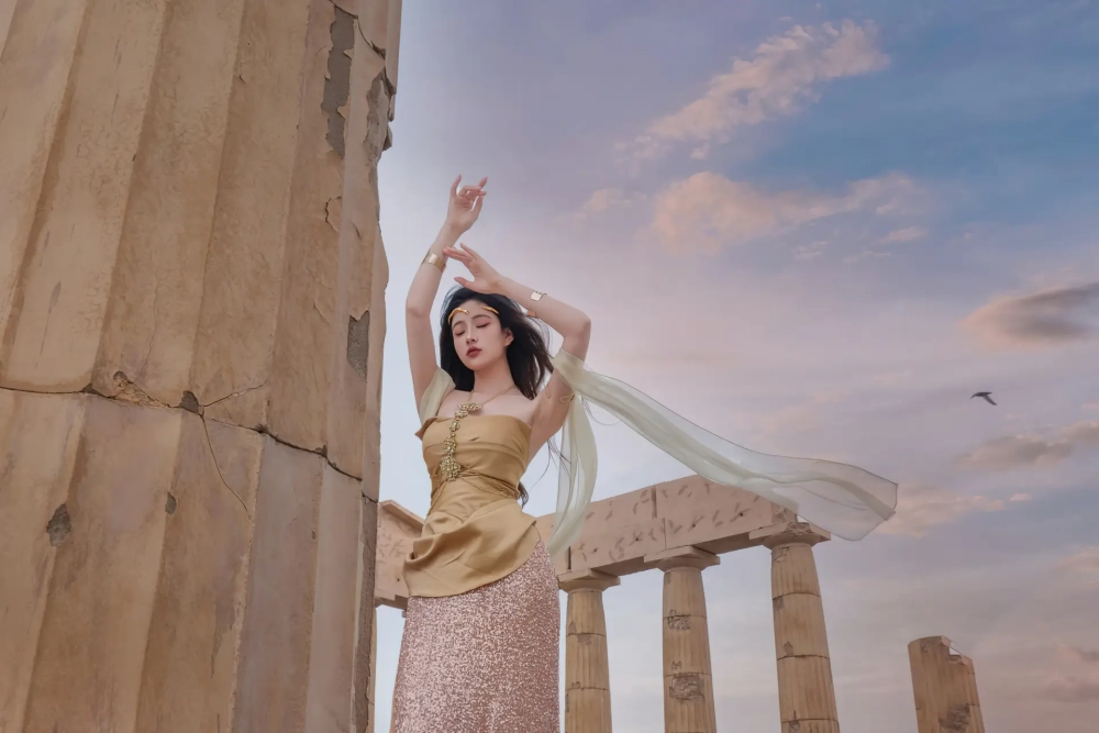 Gái xinh vú to tròn mang nét đẹp gợi cảm bốc lửa đầy sức hút