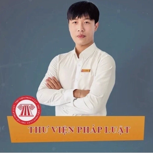 Học sinh đang giải bài tập toán về hình học