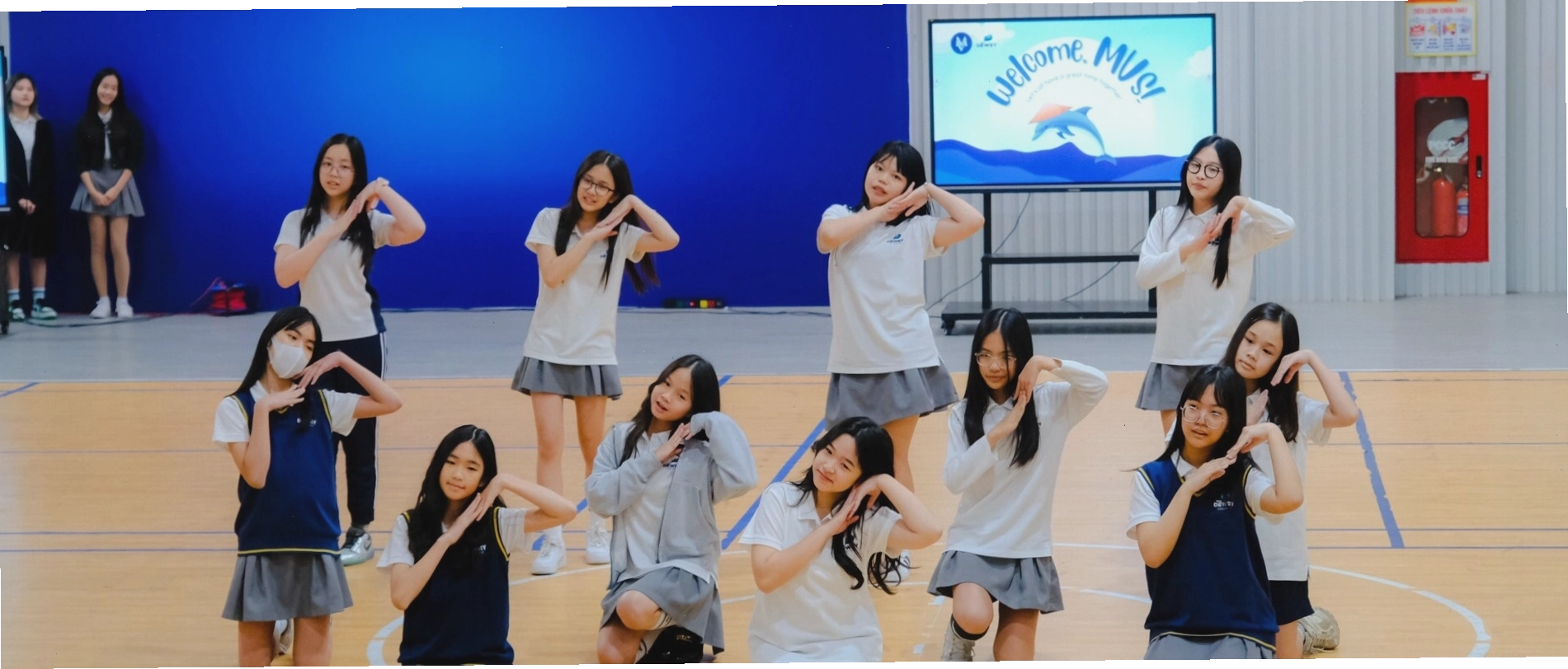 Học sinh đang làm bài tập toán
