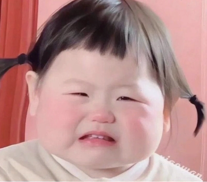 Meme em bé khóc thể hiện sự đáng yêu
