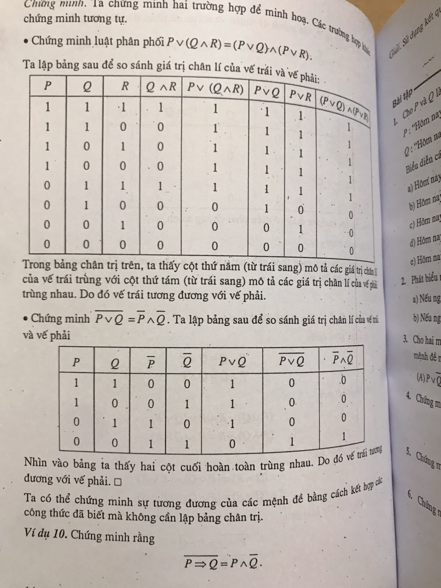 Phòng học với đầy đủ trang thiết bị hỗ trợ dạy và học