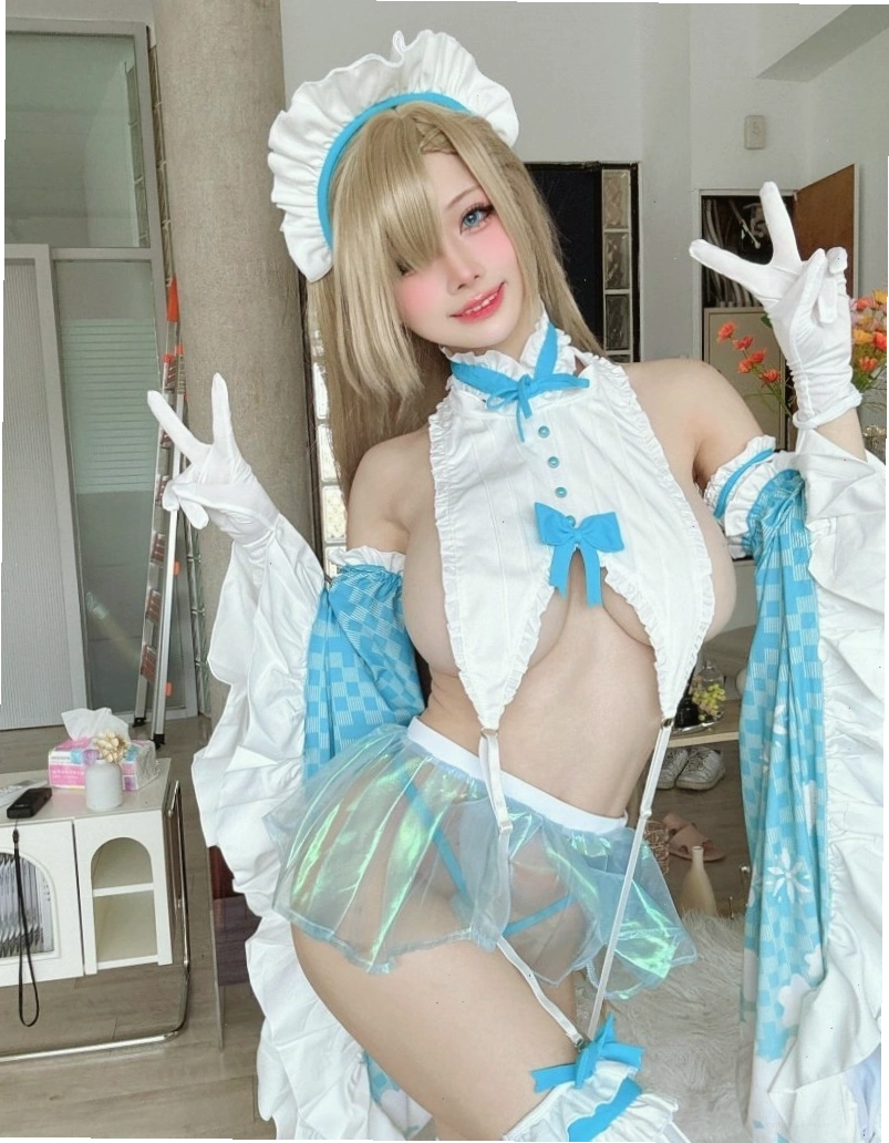 cosplay girls appearing like real characters