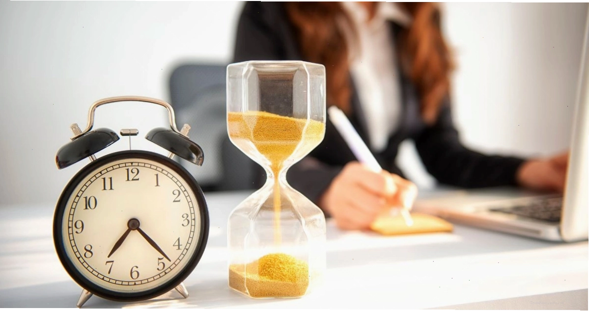Khái niệm trừu tượng về thời gian và sự vận động của vũ trụ